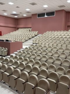 Кресла для концертного зала